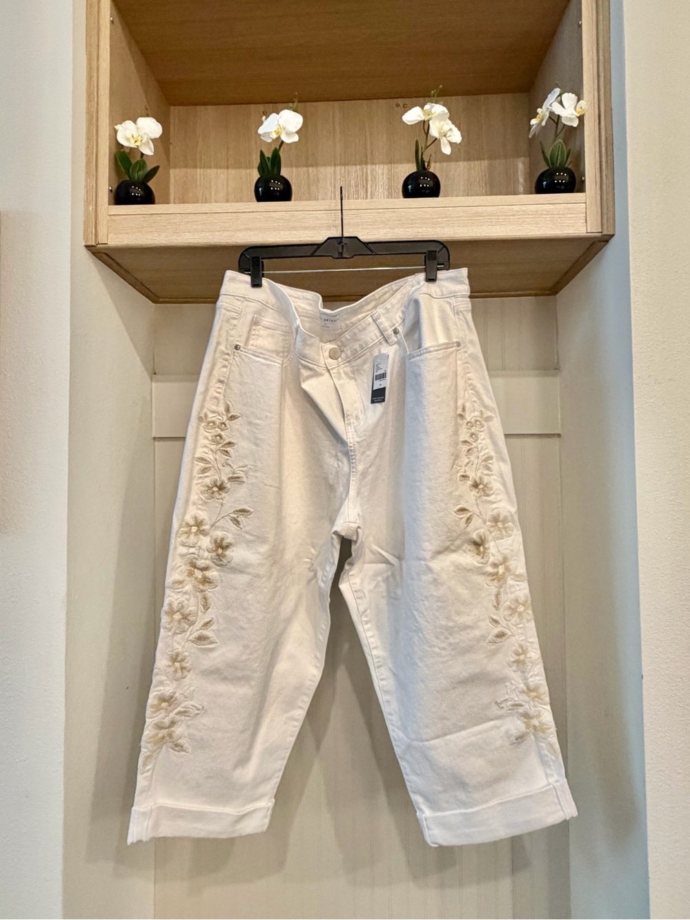 Lane Bryant White Embroidered Ankle Crop Jeans
